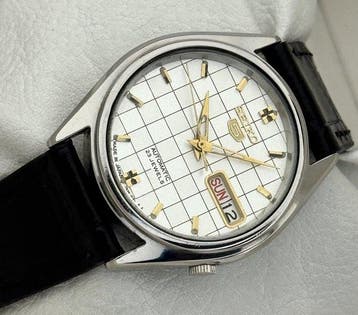 Seiko - Seiko 5 Automatik 23 Jewels Day Date - Sans prix de