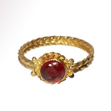Middeleeuws Goud Ring met granaat cabochon ( Maat: USA= 6, Antiek en Kunst