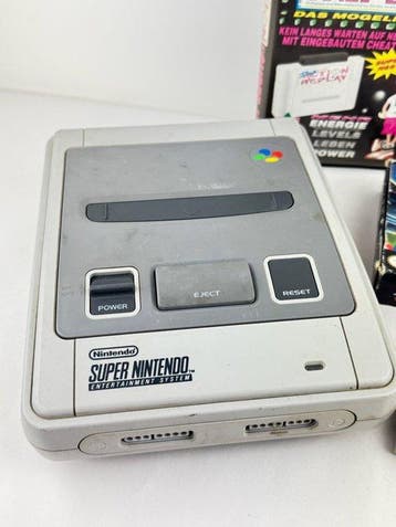 Nintendo - Super Nintendo SNES Concole with Games -