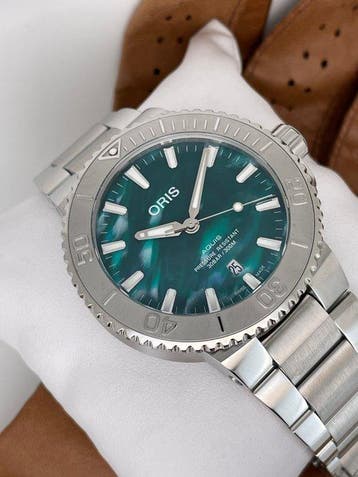 Oris - Aquis Date X Bracenet Automatic - Sans prix de