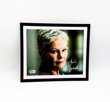 James Bond - Judi Dench Signed Photo - Beckett Certified, Nieuw