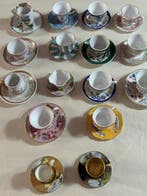 Themacollectie - Set van 20 miniatuur theekopjes met
