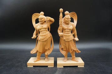 Wooden carving of Nio statues, Buddhist statues, ornaments -
