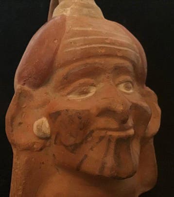 Precolumbiaanse Moche portretkopvaas met beschilderd gezicht