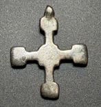 Médiéval, époque des Croisés Bronze Rare croix croisée