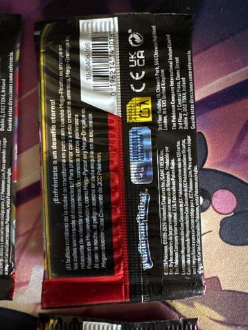 Pokémon - 17 Booster pack, Hobby en Vrije tijd, Nieuw