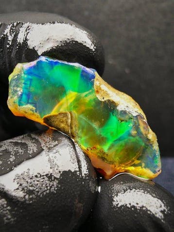 20cts Crystal Opal Specimen Ruw- 4 g