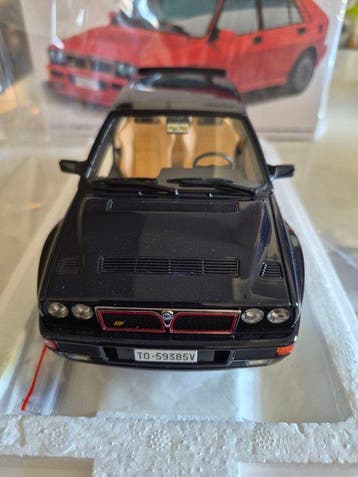 Laudoracing Models 1:18 - Model sportwagen - Lancia Delta