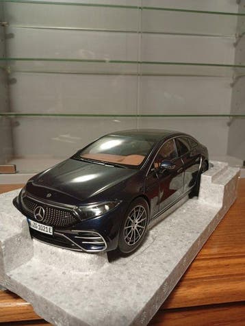 NZG 1:18 - Voiture miniature - Mercedes Benz EQS (V297) 2021, Nieuw