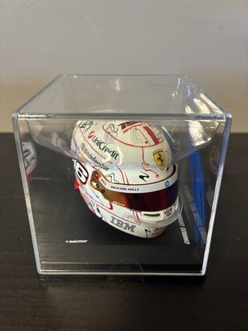 Ferrari - GP Japan - Charles Leclerc - 2025 - Helm op schaal, Verzamelen, Nieuw