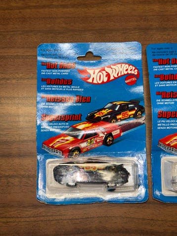 Mattel - Jouet HotWheels lotto Camaro Z28 + Porsche 911