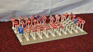 Lego MOC (My own creation) - 55x LEGO Traffic Signs & Posts, Nieuw