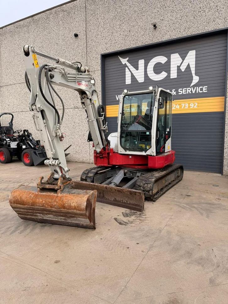 Takeuchi TB 257 FR, Articles professionnels, Machines & Construction | Grues & Excavatrices
