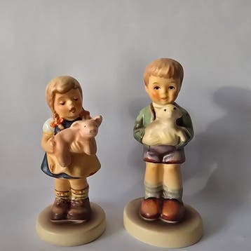 Goebel - Figurine - Hummel #2052 - Pigtails - TMK8 & Hummel