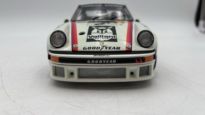Schuco 1:18 - Modelauto - Kremer Porsche 934 RSR 1976 -, Hobby en Vrije tijd, Modelauto's | 1:5 tot 1:12
