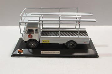 AM.71 1:43 - Modelauto - OM Tigrotto servizio/