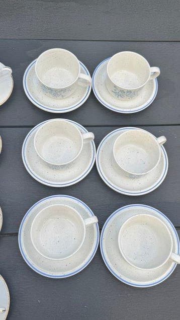 Royal Tudor - Service de table (28) - Porcelaine