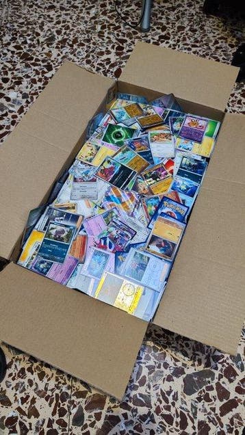 Pokémon - 1000 Mixed collection - Various sets, Hobby en Vrije tijd, Nieuw