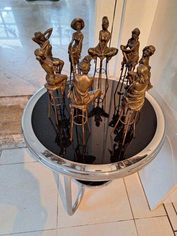 Mannequin - Dame(s) op barkruk (8) - Brons