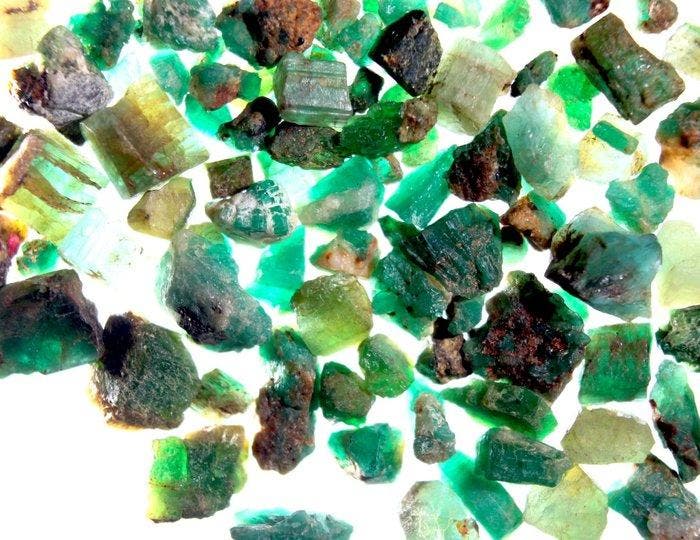 Zonder reserve - Ct. 81,70 Natuurlijke Smaragd Swat - Ruw-, Verzamelen, Mineralen en Fossielen