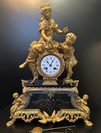 Figurale pendule Lodewijk XVI-stijl Brons, Albast, Hout,, Antiek en Kunst