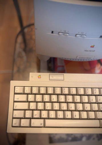 Apple Color Classic - Computer
