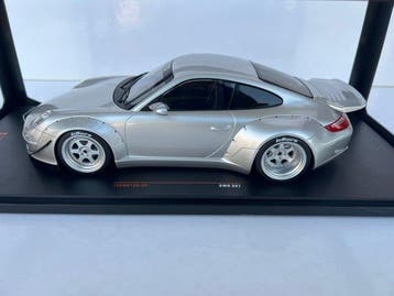 IXO 1:18 - Modelauto - Porsche 911 RWB 997 Coupè 2008