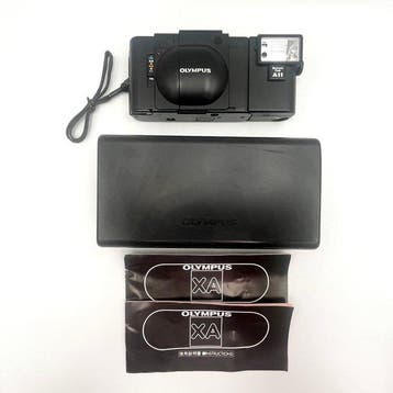 Olympus XA + A11 flash | Appareil photo compact argentique