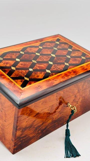 Boîte à bijoux - Loupe de Thuya, Nacre, Bois, Marqueterie,