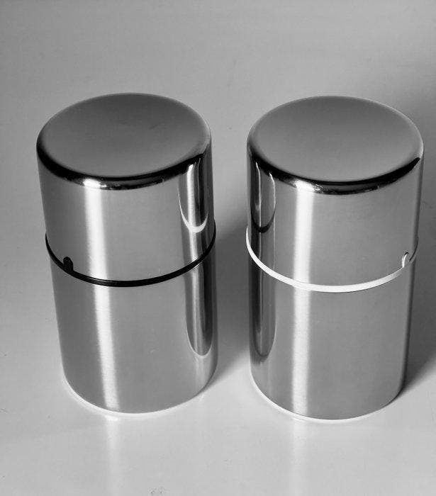 Stelton - Arne Jacobsen - Peper- en zoutstel - Geborsteld, Antiquités & Art, Antiquités | Meubles | Chaises & Canapés