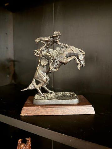 After Frederic Remington (1861–1909) - sculptuur, The, Antiek en Kunst, Antiek | Keramiek en Aardewerk