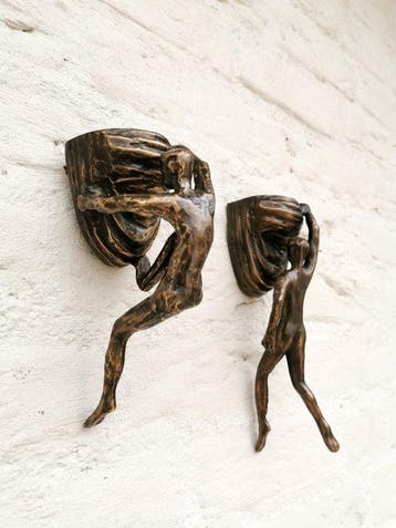 Beeldje - Wall hangers (2) - Brons, Antiek en Kunst