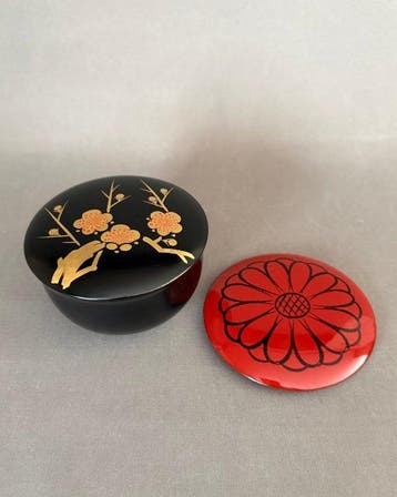 Theekistje / doosje - Hout, Lak, maki-e - Shunshuhiranatsume