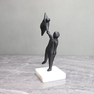 sculptuur, Taking Flight — a black resin sculpture