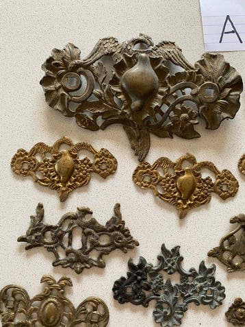 Decoratief ornament (34) - Antiek bronzen deur of kast