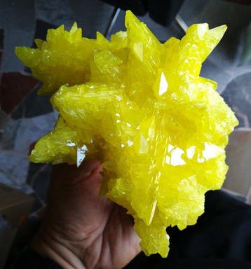 Zwavel op Matrix - LAB Kristalcluster - Hoogte: 17 cm -