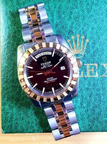 Tudor - Classic Geneva Date+Day - 40mm - Zonder