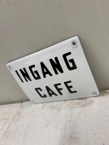 Ingang Café – Emaille Horecabord – Klassieke Nederlandse