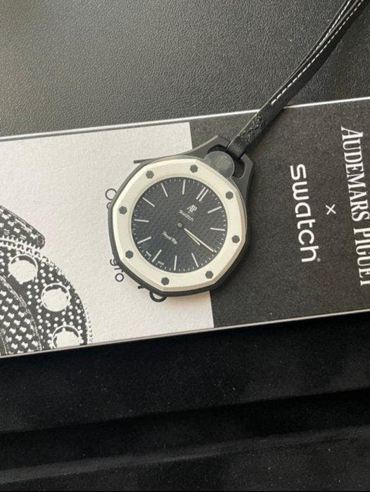 Swatch - Royal Pop Ocho Negro - Sans prix de réserve -, Handtassen en Accessoires, Horloges | Heren