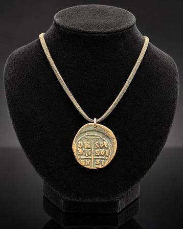 Byzantijns Brons Collier met munt van Christus Pantokrator -