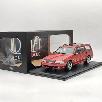 DNA Collectibles 1:18 - Modelauto - Volvo V70 R P80 - Rood, Nieuw