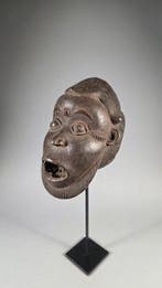Masque en Bois - Bamileke - Kameroen