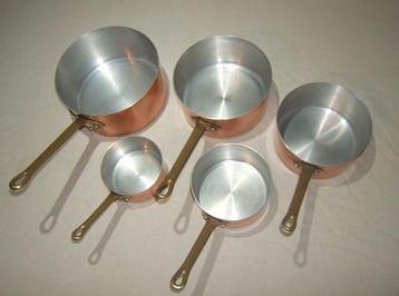 Een set van 5 Franse koperen pannen - Pan - Koper, Messing, Antiek en Kunst