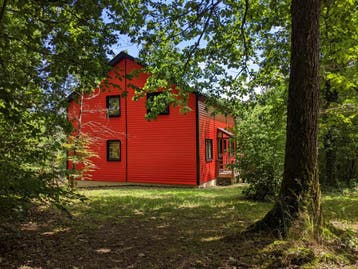 Luxe chalet voor 8p, sauna, 4 slp, 2 bdk. honden welkom, 4 of meer slaapkamers, Landelijk, In bos, Chalet, Bungalow of Caravan