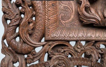 Kashmiri houtsnijwerk met pauw - Hout - India - Begin 20e, Antiek en Kunst