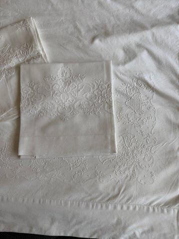 Lenzuolo e 2 asciugamani - Ricami - Laken (3) - 260 cm - 240