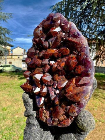 Uniek Deep Purple Alien Amethyst Kristal op matrix - Hoogte: