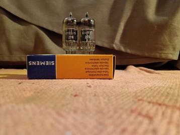 Siemens - 6189W / 12AU7WA Lage ruis Dual-Triode Vacuümbuizen