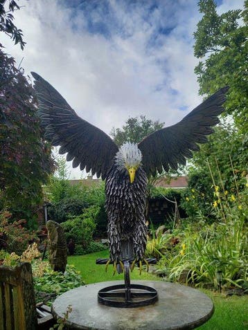 sculptuur, Flying Bald Eagle - 93 cm - Metaal