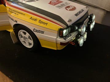 Hachette 1:8 - Voiture de course miniature - AUDI A2 QUATTRO